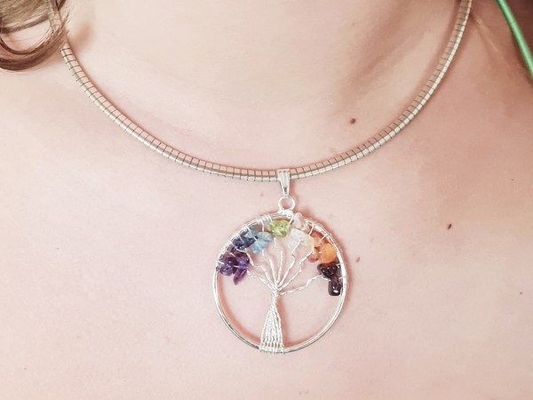 pendentif arbre de vie 7 chakras rond